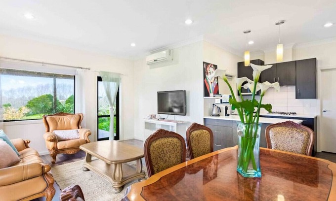 Dairy Flat Haus | 2 bedroom cottage in a country setting | Parking