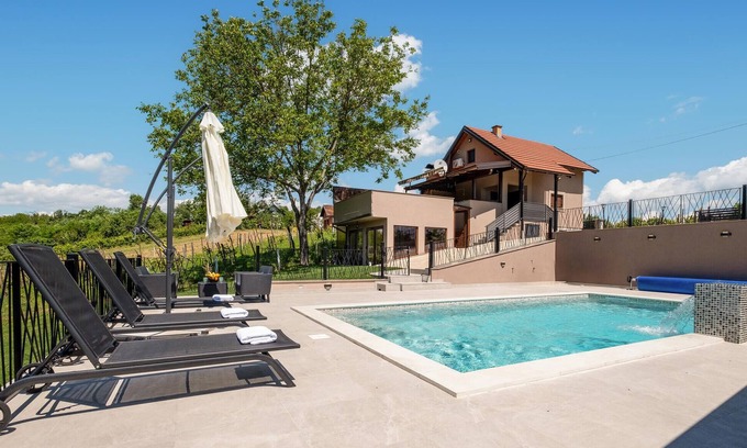 Kobasicari Haus | Gemütliches Haus mit 2 Schlafzimmern in.