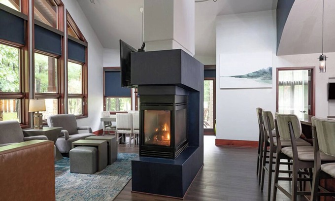 Lake Delton Eigentumswohnung | 2 Bedroom Presidential Condo in Wisconsin Dells, at Sundara Cottages Resort!!