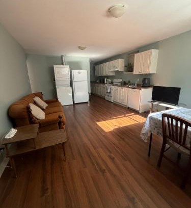 Southwest Gordon Estate Haus | 2 bedroom Suite with private entrance