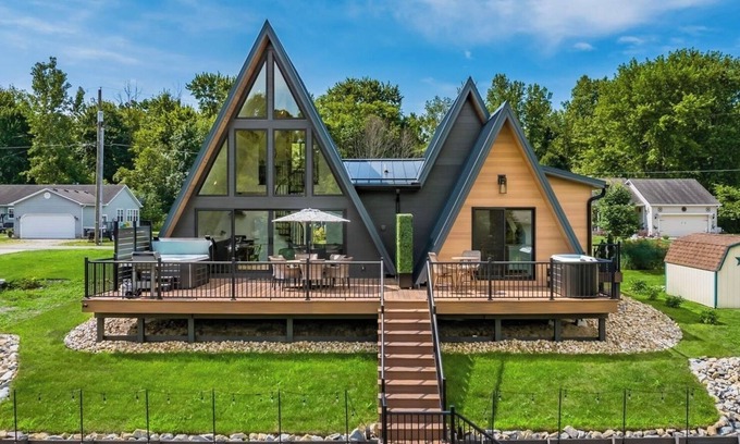 Fairfield Beach Wohnung | 2-Bedroom Waterfront A-Frame on Buckeye Lake