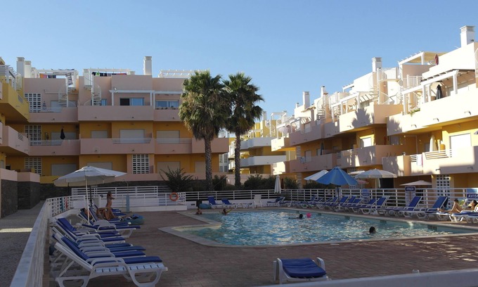 Canada Wohnung | Apartment mit 2 Schlafzimmern in einem privaten Komplex mit Swimmingpool und in Strandnähe