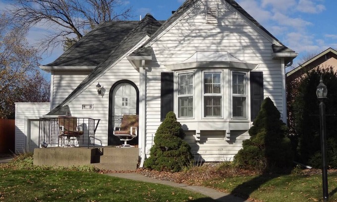 Kutzky Park Haus | 2 Blks St Marys Main Fl Beds Bath CoveredByFaith