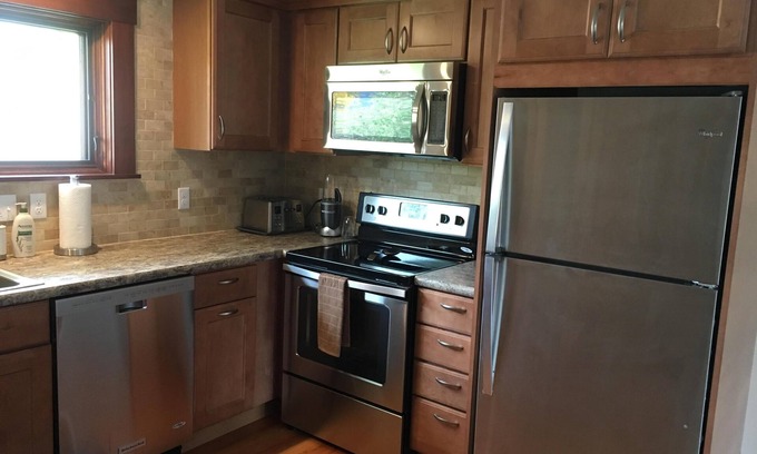 Downtown Bozeman Wohnung | 2 Blöcke 2 Haupt mit Aussicht - 30 Tage plus Miete