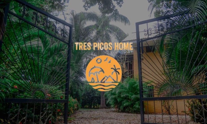 Junquillal Haus | 2 Blocks from the Ocean - 10 min walk - Casa Tres Picos - Land of Pura Vida