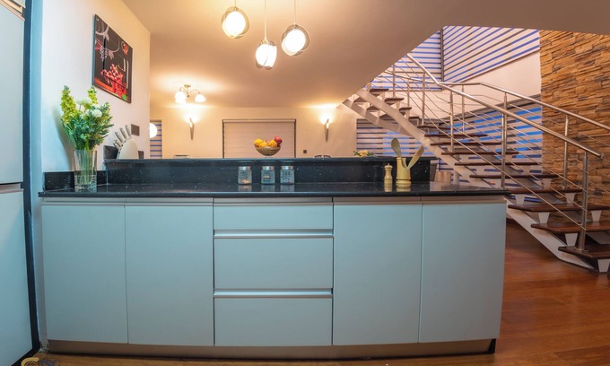 Central Business District Wohnung | 2-br aptmt in the heart of Kilimani Nairobi with WiFi, Gym, pool and restaurant