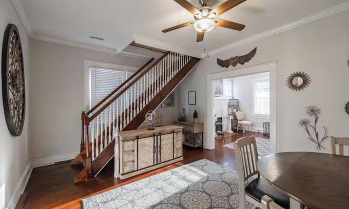 North Chesterfield Wohnung | 2 BR Charming Single Family Home near VCU