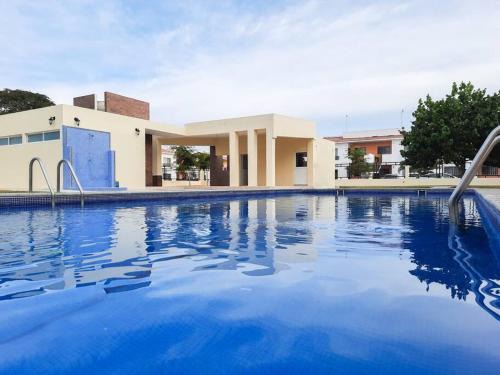 Ixtapa Wohnung | 2 BR Condo with pool only 15 min to Marina & Beach