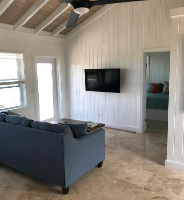 George Town Wohnung | 2 BR KESTREL COTTAGE with Exclusive Beach Park