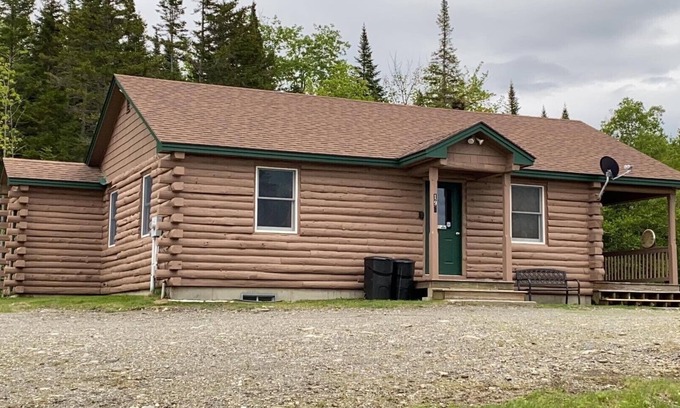 Pittsburg Kabine | 2 BR Mountain View Cabin mit direktem Zugang zu ATV / Motorschlitten