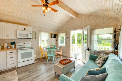 Carrabelle Haus | 2 Mi to Carrabelle Beach Home with Yard and Porch