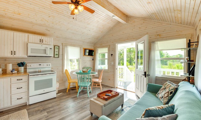 Carrabelle Haus | 2 Mi to Carrabelle Beach: Home w/Yard & Porch