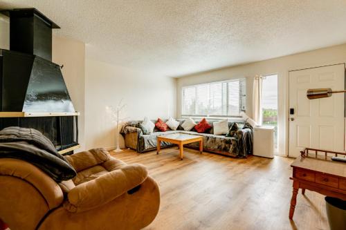 Northeast Reno Haus | 2 Mi to Dtwn Reno and UNR City-View Townhome!