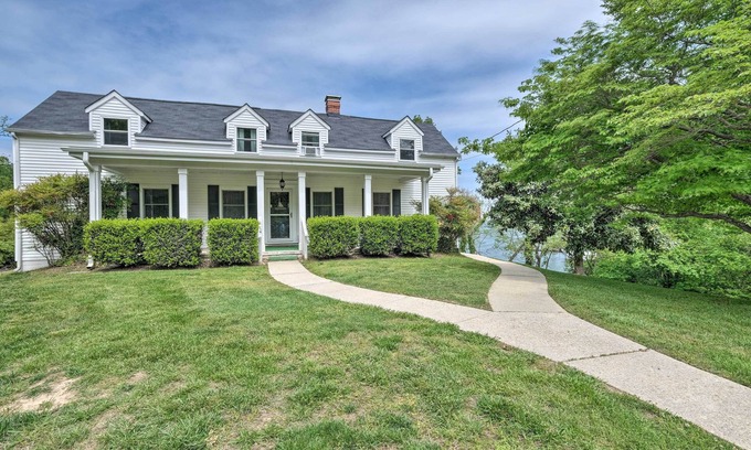 California Haus | 2 Mi to Lighthouse: Waterfront Home w/ Dock!