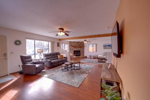 Prescott Haus | 2 Mi to Whiskey Row Tranquil Getaway with Deck!