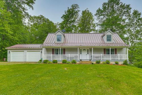 Warsaw Haus | 2 Mi to Woodbury Wildlife Area Cozy Farmhouse!