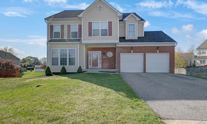 Clinton Haus | 2 Miles from Downtown Clinton