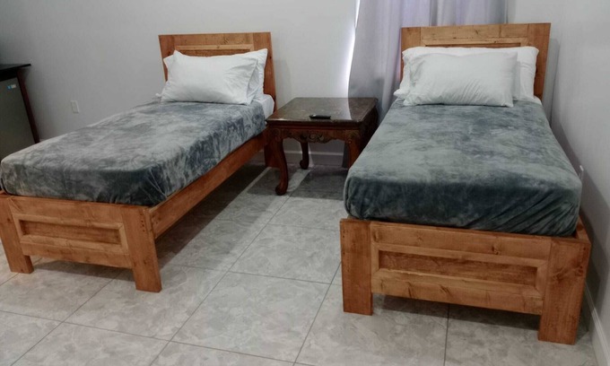 Lubbers Quarters Cay Wohnung | 2 minutes from Downtown 5 minutes from the airport. 2 minutes from ferry