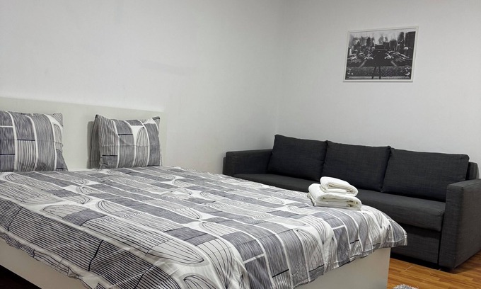Sector 2 Eigentumswohnung | 2 minutes walk to national park. Perfect apartment for a romantic get away.