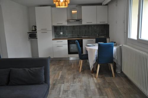 Peloux-Mail Wohnung | 2 pièces rénové en rez-de-chaussée proche de la gare