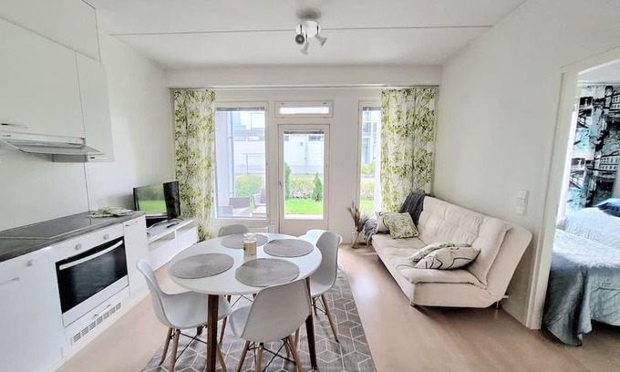 Vantaa Wohnung | 2-room apartment 7 min by train from airport