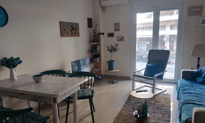 Vyronas Wohnung | 2-room-flat with perfect kitchen in Pagkrati/Vyronas