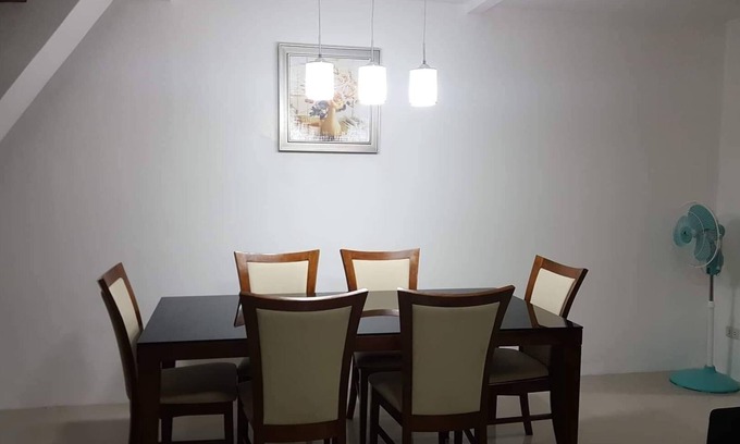 Talisay Wohnung | 2-stöckiges Stadthaus 3 Schlafzimmer in CEBU ZU VERMIETEN - GESAMTES GÄSTEHAUS.