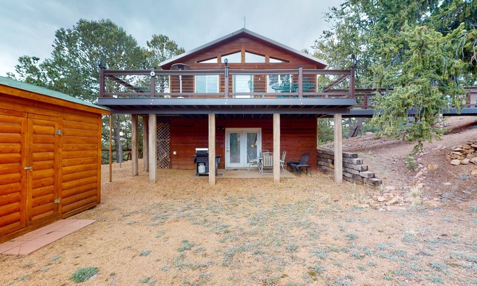 Rainbow Valley Haus | 2-story mtn-view home with grill, washer/dryer, streaming, patio, deck, kitchen