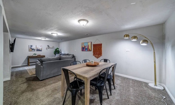 Millcreek Haus | 2 Units Up / Down Duplex / Fire-Pit Grill /Wi-Fi