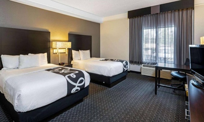 Superstition Springs Hotel | 2 x 2 Double Beds ADA Rm at La Quinta Inn by Wyndham Mesa Superstition Springs