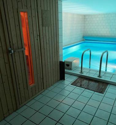 Seth Wohnung | 2 Zimmer Wohnung Pool u. Sauna Zugang möglich
