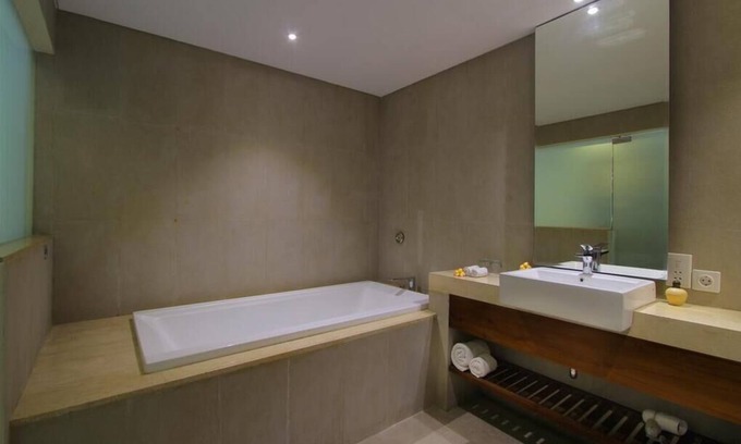 Downtown Kuta Hotel | 20% OFF-Mistery Room Blick auf den Strand -Kuta Beach Inklusive Frühstück für 2 Personen.