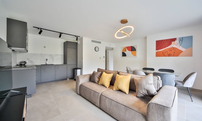 La Varenne Saint-Hilaire Wohnung | 202 69-Apartment-Elitär-Ensuite Bad-Balkon