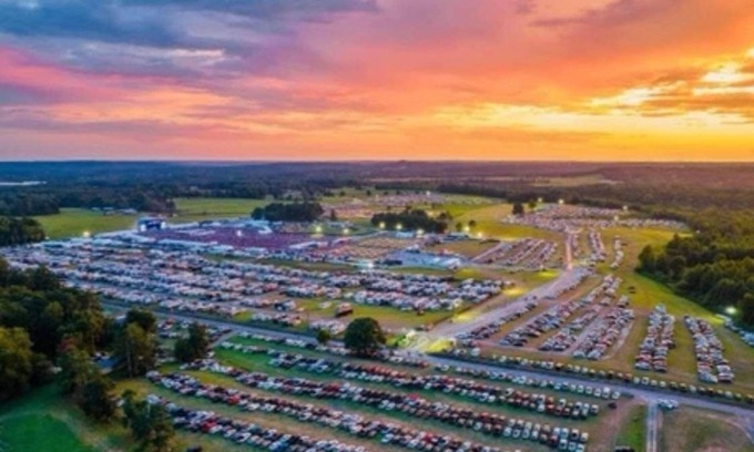 Cullman Wohnmobilvermietung | 2024 Rock The South RV Camping Walk To Rock The South