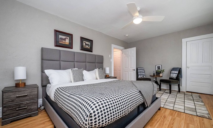Three Oaks Haus | Three Oaks Multi Unit (2 Night Summer Min)
