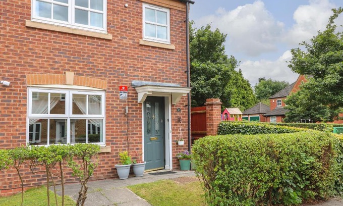 Moira Haus | 24 Via Devana