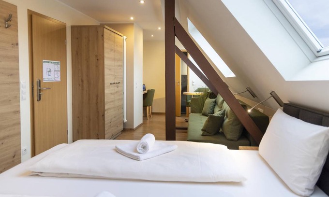 Rhens Hotel | 25 m² Hotel ∙ 1 Schlafzimmer ∙ 2 Gäste