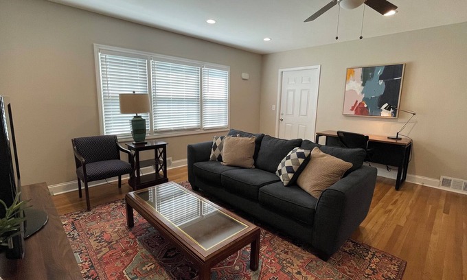 Clairmont Heights Wohnung | 2bd/1ba apt in walkable area near Emory, nature trails, available Sep. 23rd