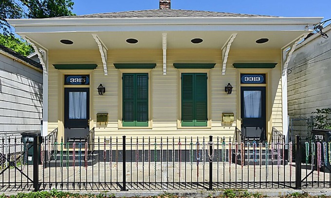 East Riverside Haus | 2bd/2b Irish Channel live local