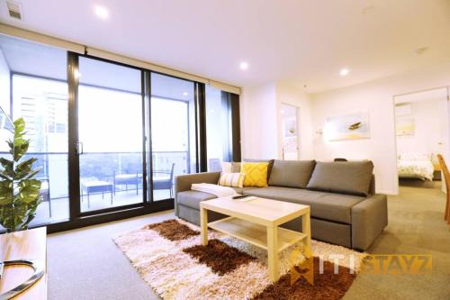 Phillip Wohnung | 2bd 2bth - Chic Apt in Woden CBD
