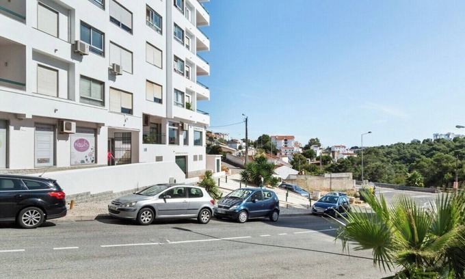 Alvide Wohnung | Lovely 2 Bed Apt w/Terrace nr Cascais