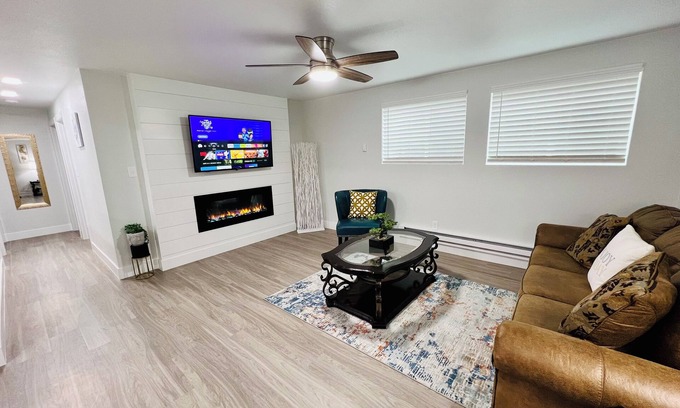 Heather Gardens Haus | 2BD Guest Suite in Basement – Spacious and Private Half of the Home