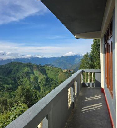 Bomdila Wohnung | 2BHK Mountain View with Full Kitchen and Hi-Speed Internet