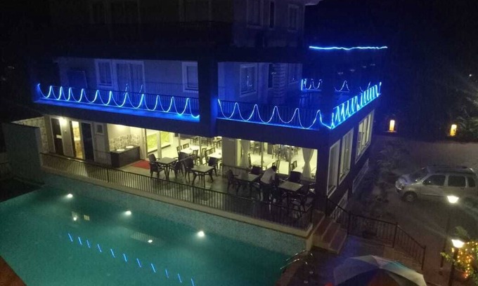 Vagator Wohnung | 2BHK Luxusapartment mit Poolblick in der Nähe des Strandes Vagator