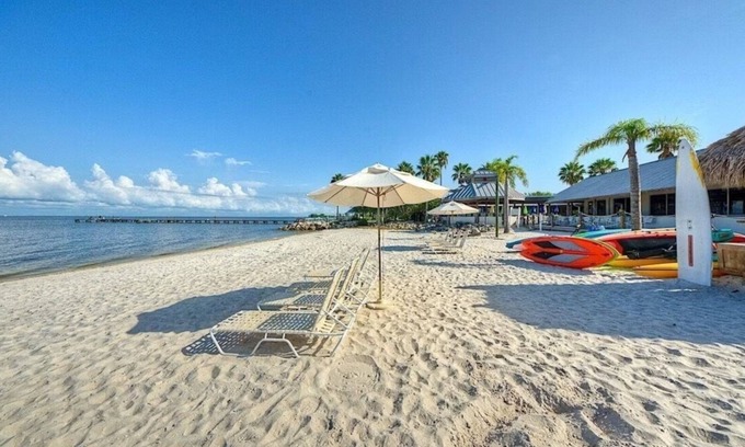 Ruskin Haus | 2BR 2.5BATH Waterfront Townhome with Beach & Amazing Amenities at Little Harbor!