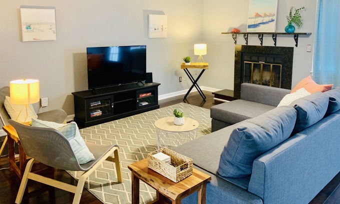Norfolk - Virginia Beach Haus | * 2BR / 2BA Strand-Chic Stadthaus, kurze Fahrt zum Strand!*