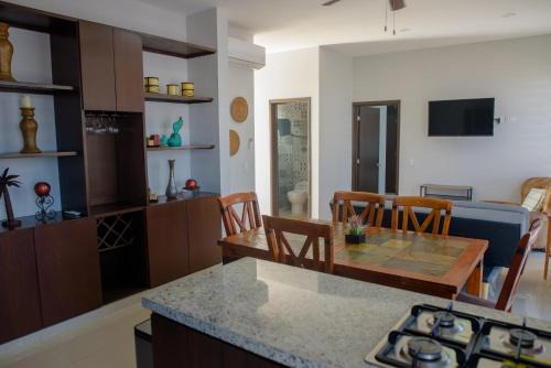 Ferrocarrilera Wohnung | 2br/2ba Condo 1 block to ocean! - Unit 6