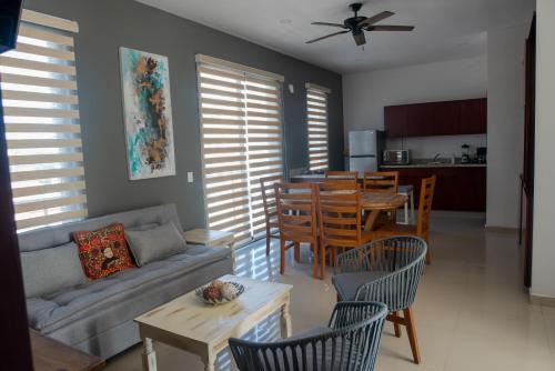 Ferrocarrilera Wohnung | 2br/2ba Condo 1 block to ocean! - Unit 4