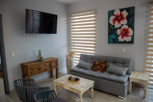 Ferrocarrilera Wohnung | 2br/2ba Condo 1 block to ocean! - Unit 3