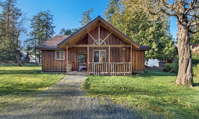 Eastsound Kabine | 2BR 2BA Ocean View Cabin - 1 min walk to world class beach!